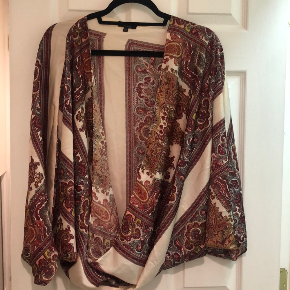 Aakaa paisley pullover shawl